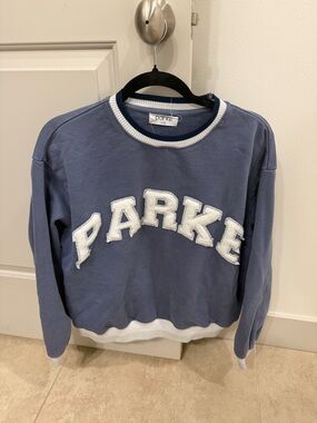 Parke L/XL Blue Varsity Mockneck Sweatshirt. 💙⚡️
